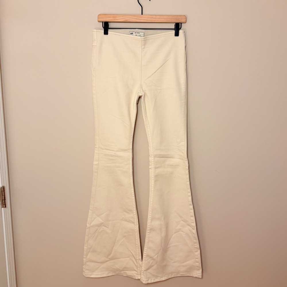 Free People "Penny" Pull On Flare Jeans Ivory Pants Stretch Size 27 Cotton